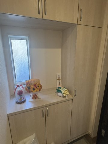 小野市黒川町　築浅中古住宅の玄関