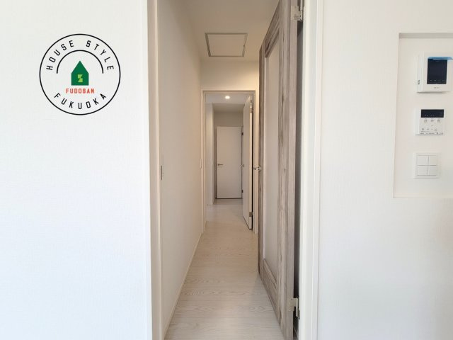 古賀市久保第2-7棟（3号棟）の内観：施工例|平屋はワンフロアしかないため、部屋と部屋の距離が近くなります。 生活音の緩衝材として廊下を活用するのがおすすめです。