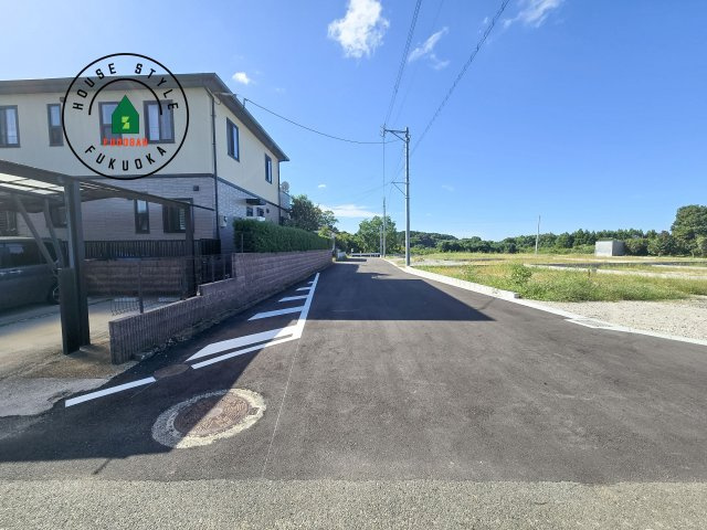 古賀市久保第2-7棟（3号棟）の前面道路含む現地写真|見学の時間などお気軽にお問い合わせ下さい。