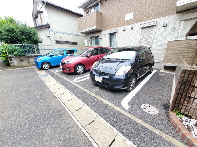 ヴィラセイワDの駐車場