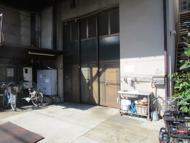 葛飾区東四つ木４丁目の倉庫