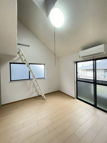 エミリーコート博多の居間・リビング