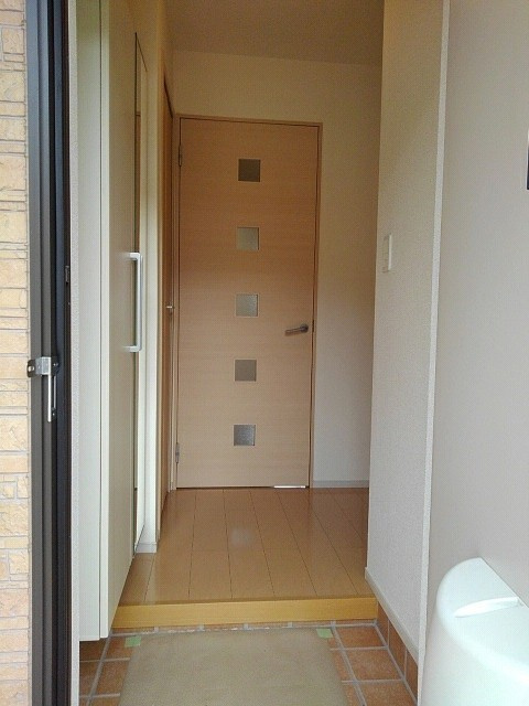 ヒルハウスガーデンの玄関