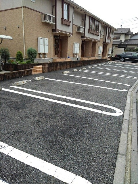 ヒルハウスガーデンの駐車場