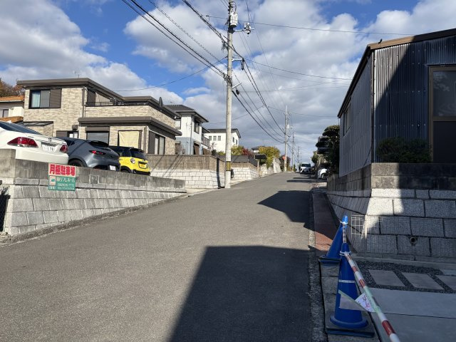 廿日市前空4丁目第1期の前面道路含む現地写真