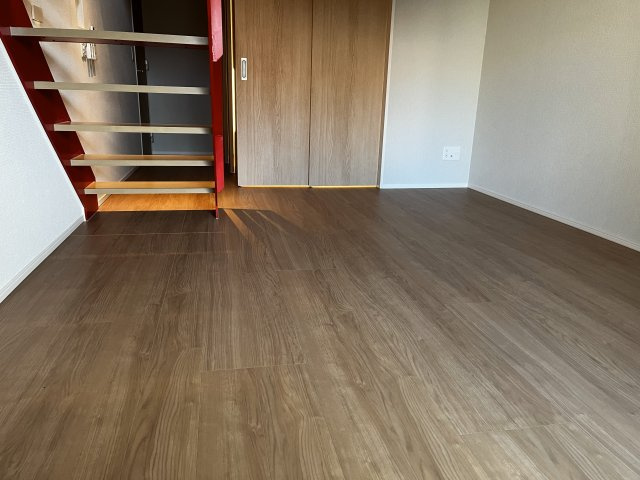 【洋室】 | プレミアム長瀨 | 広々とした洋室です