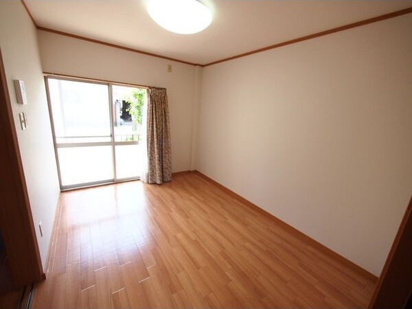 重美荘の居間・リビング