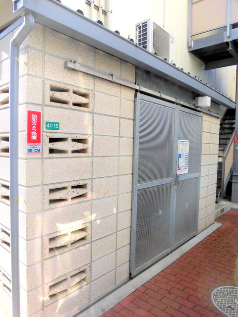 プランドールＫ１２のその他共用部分|★ドア付きでプライベートも保てるゴミ置き場★