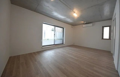 【居間・リビング】 | Maple　Garden中野富士見町 | 14.5帖のきれいな洋室。