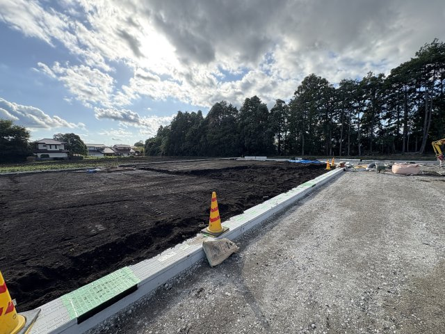 ガーデンコート宝積寺　全3区画の前面道路含む現地写真|○分譲地○
敷地面積約73坪のゆとりの広さ♪全3区画、ヒノキヤグループパパまるハウスのからのご提案いたします♪
※2025年10月撮影