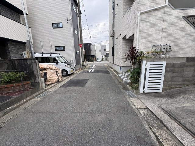 【その他】 | 福岡市西区小戸3丁目4期　1号棟（全3棟）【仲介手数料無料・0円】 | 現地写真。前面道路です。