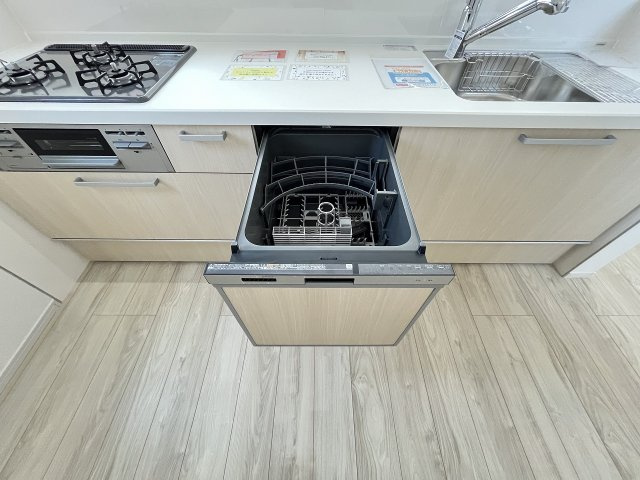 【キッチン】 | 福岡市西区小戸3丁目4期　1号棟（全3棟）【仲介手数料無料・0円】 | 施工例。施工例は完成時と異なる場合があります。