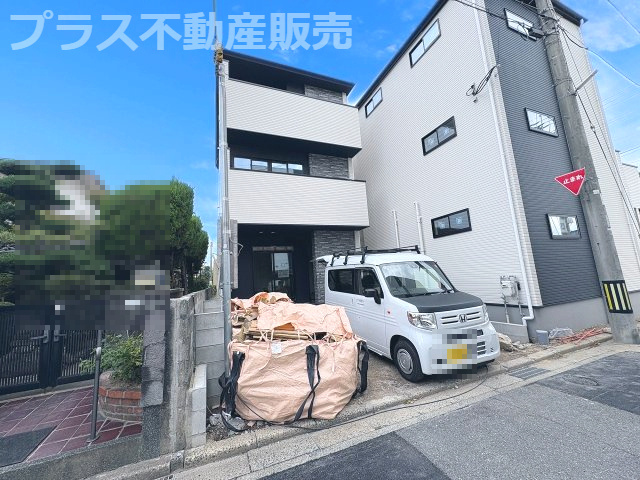 【外観】 | 福岡市西区小戸3丁目4期　1号棟（全3棟）【仲介手数料無料・0円】 | 現地写真。プラス不動産販売なら、現場の全ての棟をまとめてご見学頂けます。