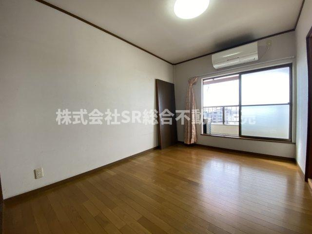 下六万寺町3丁目中古戸建の子供部屋|3F・洋室6帖。お子さんのためのお部屋にいかがでしょうか