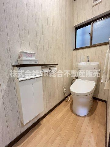 下六万寺町3丁目中古戸建のトイレ|トイレが2か所にあり、朝の身支度がスムーズに行えます♪