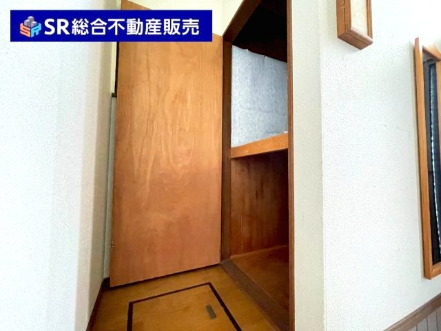 下六万寺町3丁目中古戸建の収納|弊社は、工務店と関係強化を徹底し、世界情勢やナフサショックの影響を受けずに材料確保を行い、納期も遅れることがございませんので、心配ご無用です！お気軽にご相談下さい。