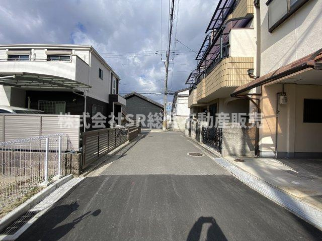 下六万寺町3丁目中古戸建の前面道路含む現地写真|前面道路含む現地写真です