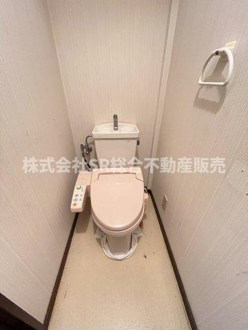 下六万寺町3丁目中古戸建のトイレ|温水洗浄便座もございます♪