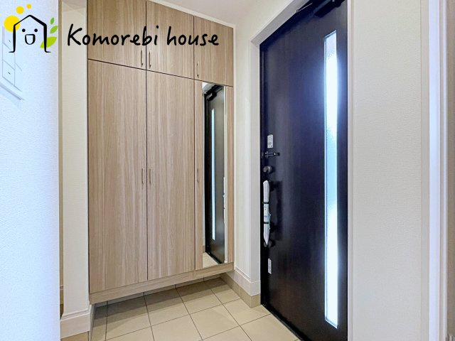 桶川市下日出谷　新築一戸建て　ブルーミングガーデン　01の玄関|10/30　撮影済み