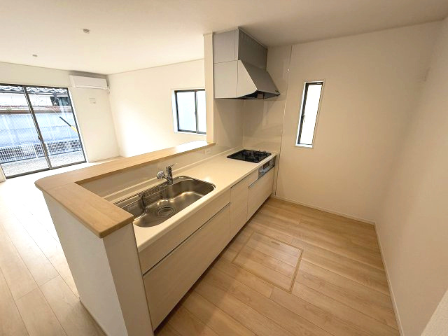 松本市南原　2号棟の居間・リビング