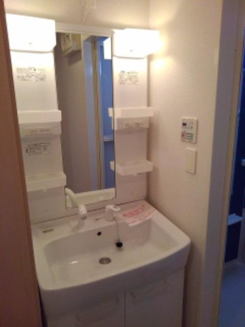 ティーズ・ガーデンBの洗面所