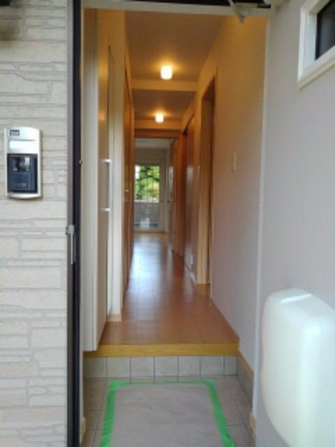 ティーズ・ガーデンBの玄関