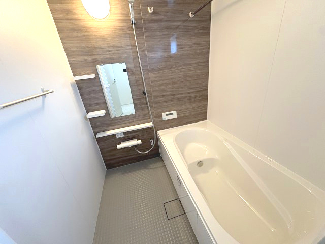 【浴室】 | 福岡市西区小戸3丁目4期　2号棟（全3棟）【仲介手数料無料・0円】 | 施工例。浴室です。施工例は完成時と異なる場合があります。