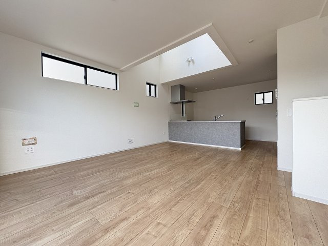 【バルコニー】 | 福岡市西区小戸3丁目4期　2号棟（全3棟）【仲介手数料無料・0円】 | 施工例。施工例は完成時と異なる場合があります。