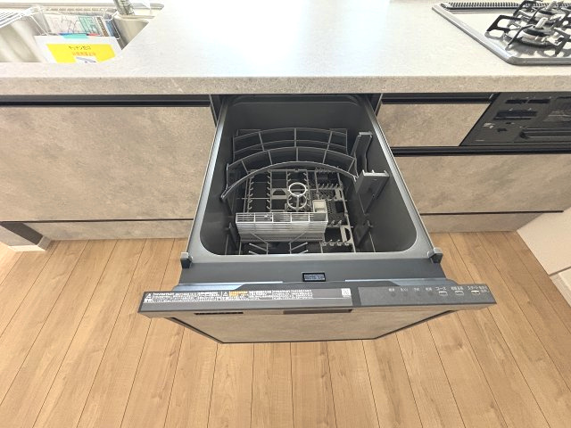 【キッチン】 | 福岡市西区小戸3丁目4期　2号棟（全3棟）【仲介手数料無料・0円】 | 施工例。施工例は完成時と異なる場合があります。