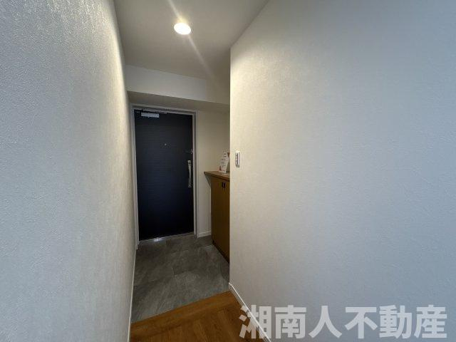 ベルパーク湘南茅ヶ崎C館の玄関|明るい玄関です