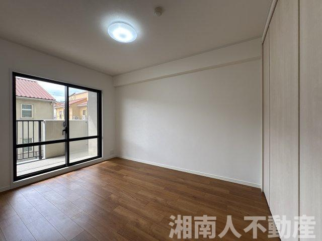 ベルパーク湘南茅ヶ崎C館の洋室|ゆったりした洋室です