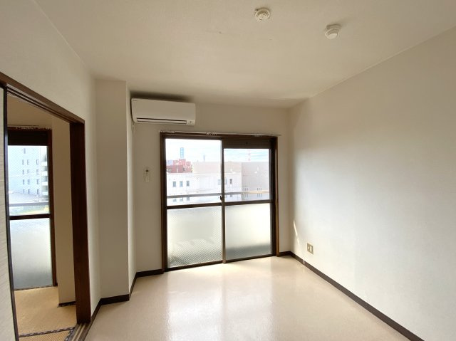 地奨第三マンションの居間・リビング