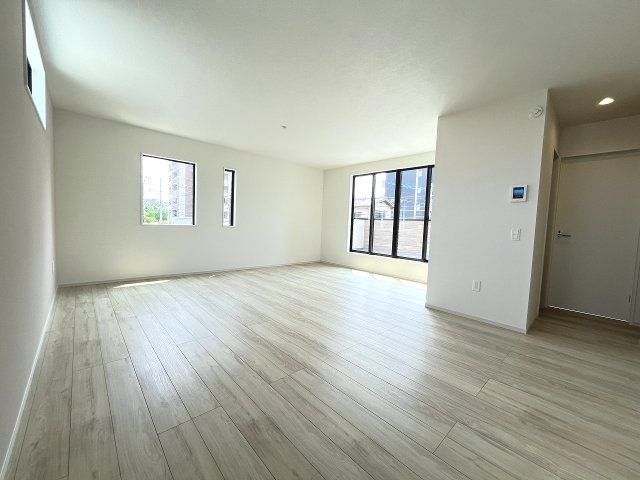 【内装】 | 福岡市西区小戸3丁目4期　3号棟（全3棟）【仲介手数料無料・0円】 | 施工例。施工例は完成時と異なる場合があります。