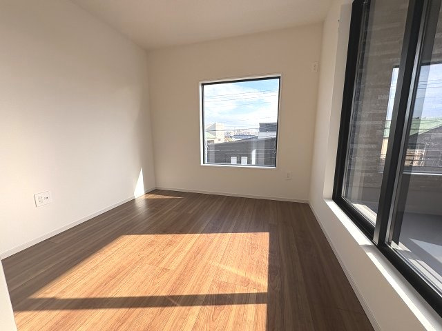 【子供部屋】 | 福岡市西区小戸3丁目4期　3号棟（全3棟）【仲介手数料無料・0円】 | 現地写真。