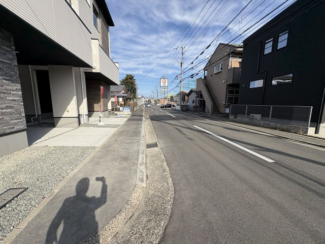 【その他】 | 福岡市西区小戸3丁目4期　3号棟（全3棟）【仲介手数料無料・0円】 | 現地写真。前面道路です。