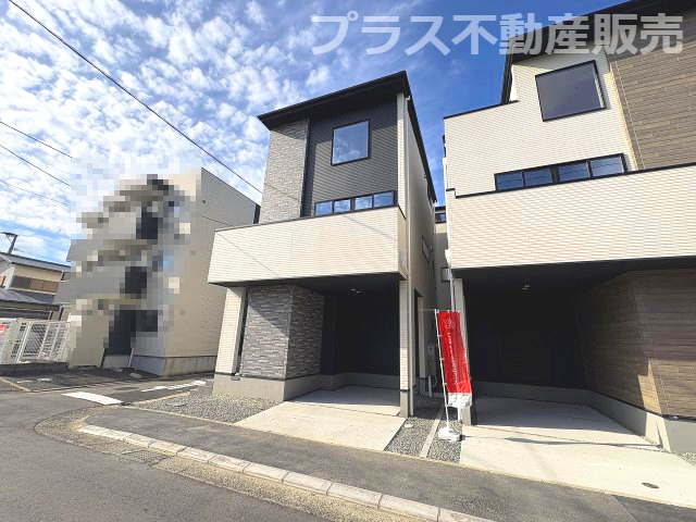 【外観】 | 福岡市西区小戸3丁目4期　3号棟（全3棟）【仲介手数料無料・0円】 | 現地写真。プラス不動産販売なら、現場の全ての棟をまとめてご見学頂けます。