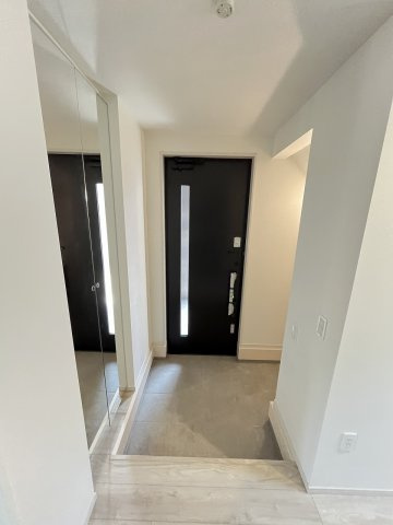 【玄関】 | 福岡市西区小戸3丁目4期　3号棟（全3棟）【仲介手数料無料・0円】 | 施工例。施工例は完成時と異なる場合があります。