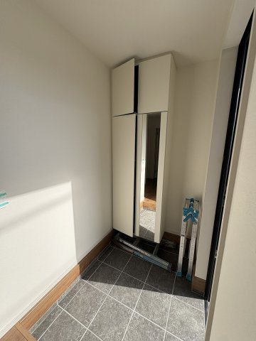 【居間・リビング】 | 福岡市西区小戸3丁目4期　3号棟（全3棟）【仲介手数料無料・0円】 | 現地写真。リビングです。