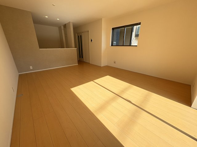 神戸市垂水区南多聞台３丁目新築戸建Ｃ号棟の居間・リビング