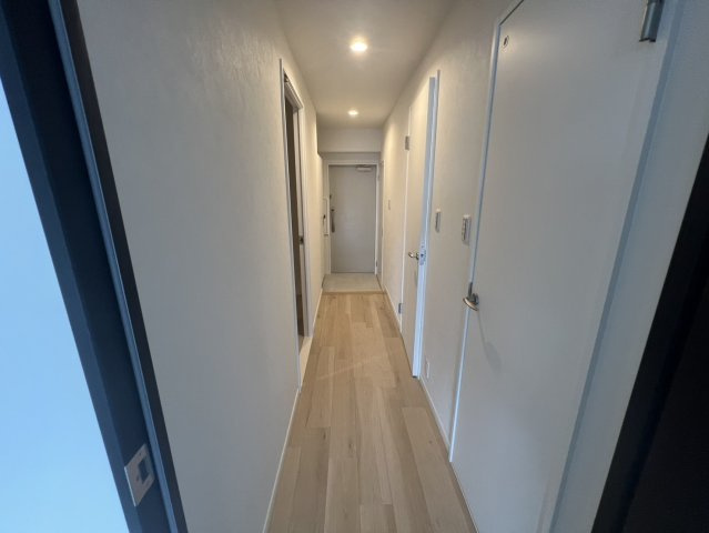 枚方ロイヤルマンションの内装|■下駄箱も新調しました♪♪
■白を基調にしました♪♪