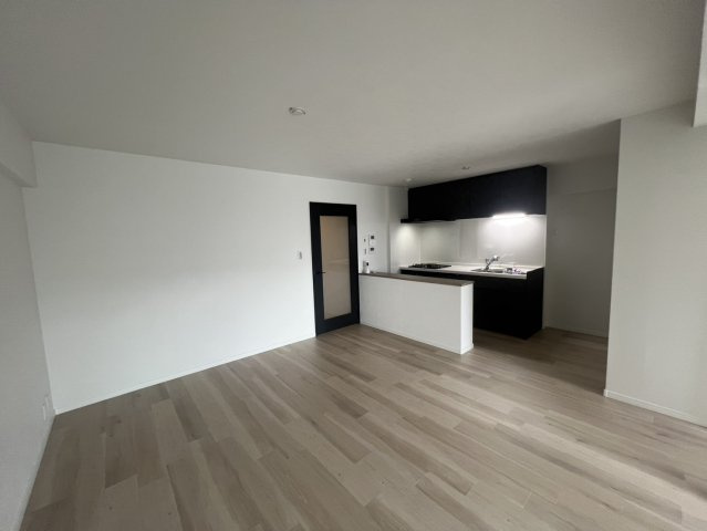 枚方ロイヤルマンションの居間・リビング|■使い勝手が良いリビングに生まれ変わりました♪♪