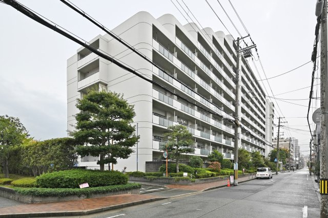 サンヴェール尼崎パルシティの外観|阪神「尼崎」駅まで徒歩12分×2025年8月リフォーム済の中古マンションです。皆様からのご連絡を心よりお待ちしております。