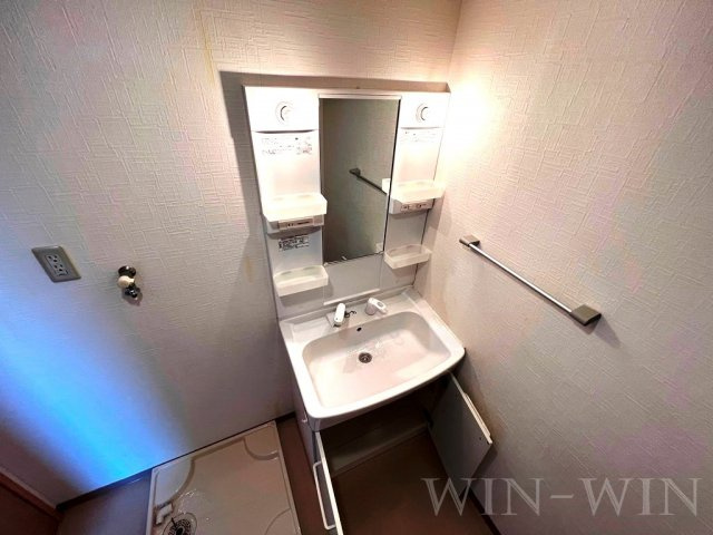 ウィズダムハウス Ⅲの独立洗面台|イメージ（同建物内別部屋の写真です）