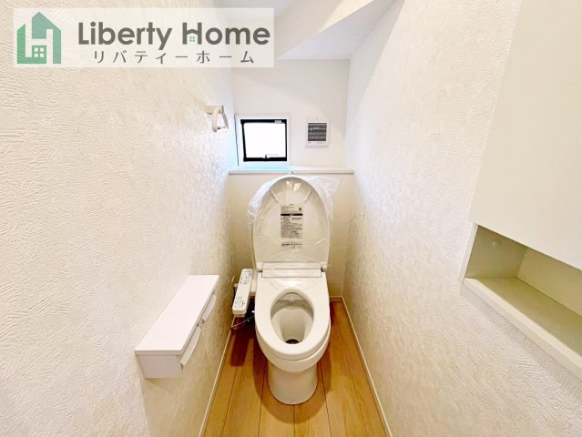 牛久市栄町第4　新築戸建のトイレ