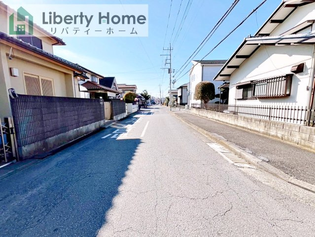 牛久市栄町第4　新築戸建の前面道路含む現地写真