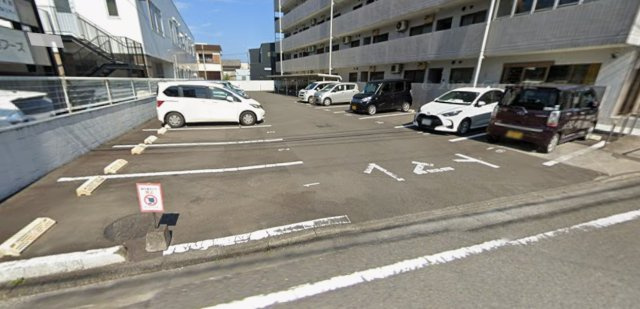 セラヴィの駐車場