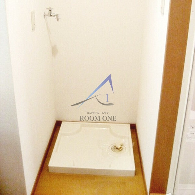 グレイス多摩川壱番館の設備|洗濯機置き場です。