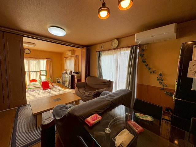 深井東町　戸建の居間・リビング