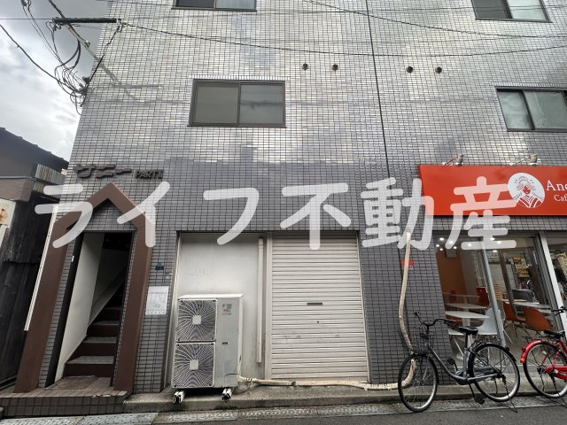 サニーパートⅠのエントランス|清潔なエントランスです