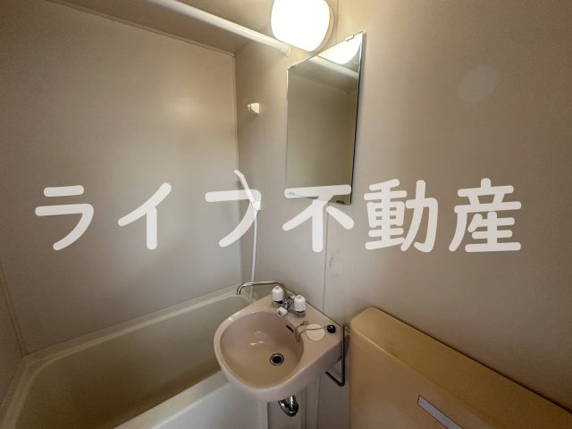 サニーパートⅠの洗面所|明るい洗面所です